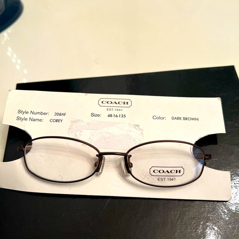 New coach glasses no prescription ( BRAN NEW ) never worn !!!!